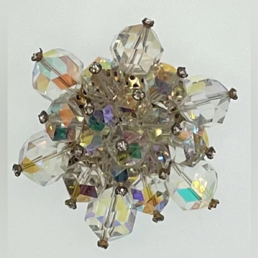 Vintage Cluster Star Brooch Pin Aurora Borealis & Clear Crystal Beads
Gold Tone - Picture 5 of 6